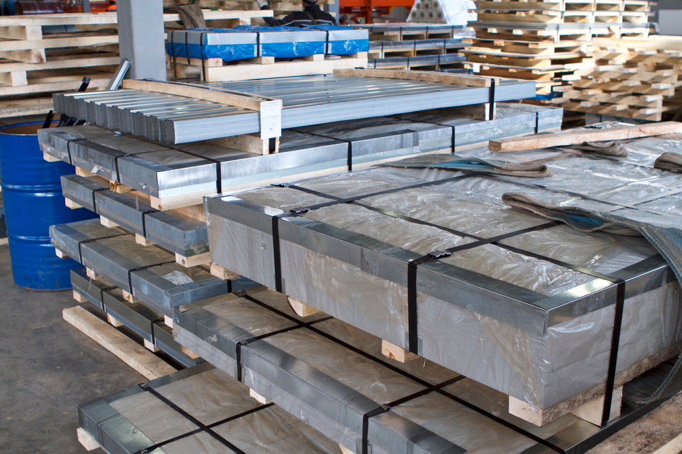 Galvanized steel sheets in packs